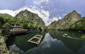 Canyon Matka Hotel